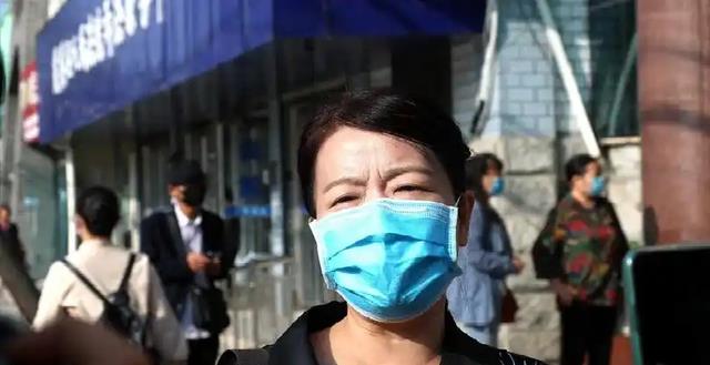 感染一座城的老太有多任性?央视主播发声,这回真说到心坎里了 感染一座城的老太有多任性?央视主播发声,这回真说到心坎里了